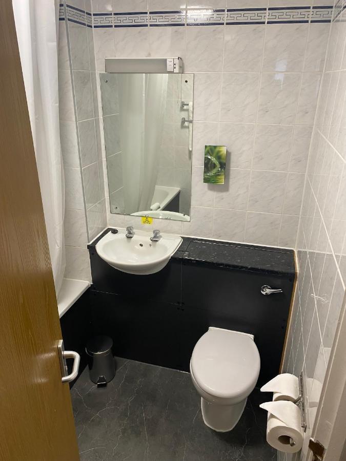 Purple Roomz Preston South Екстер'єр фото